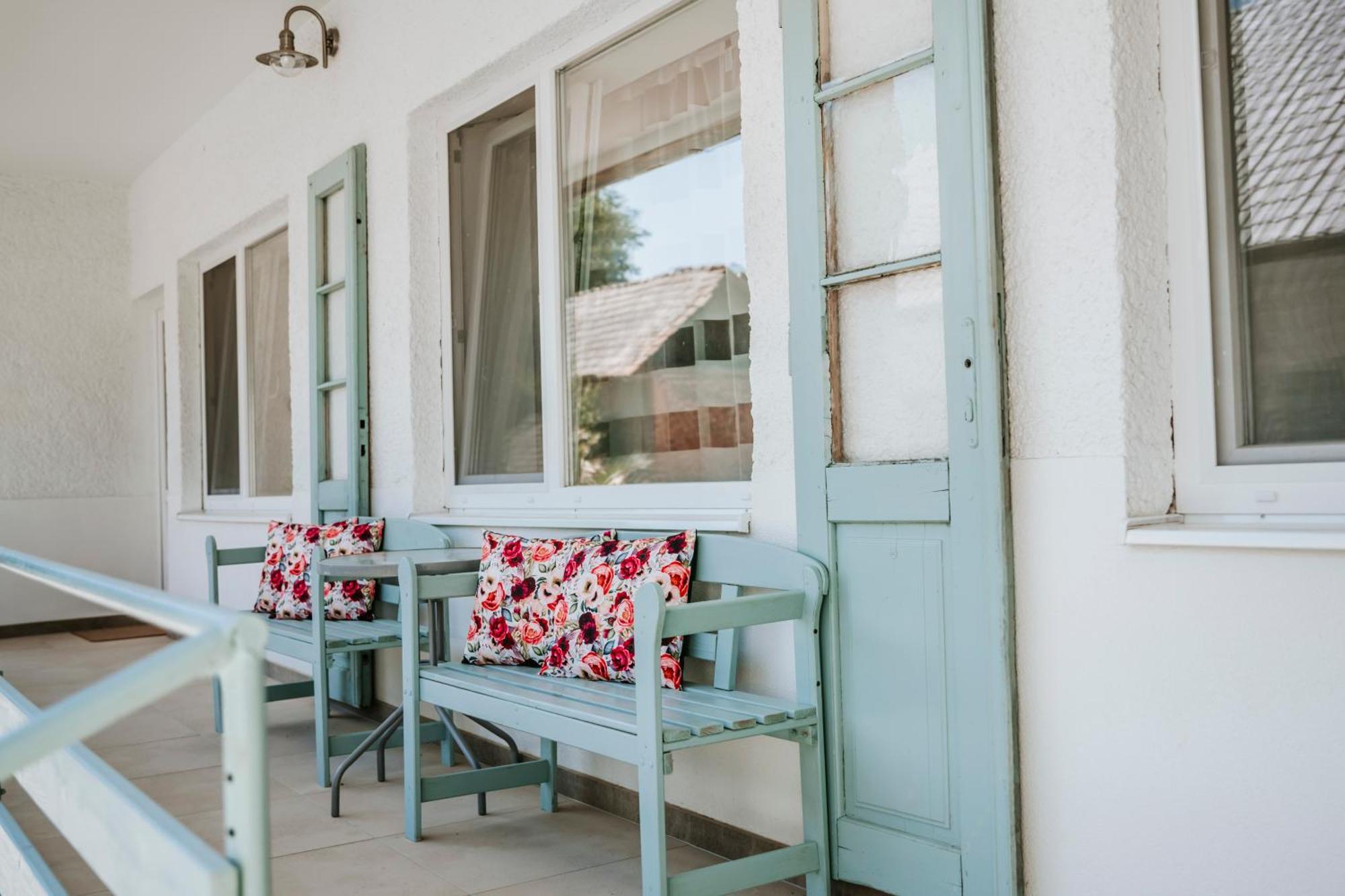 Ako Doma Hotel Poltar Buitenkant foto