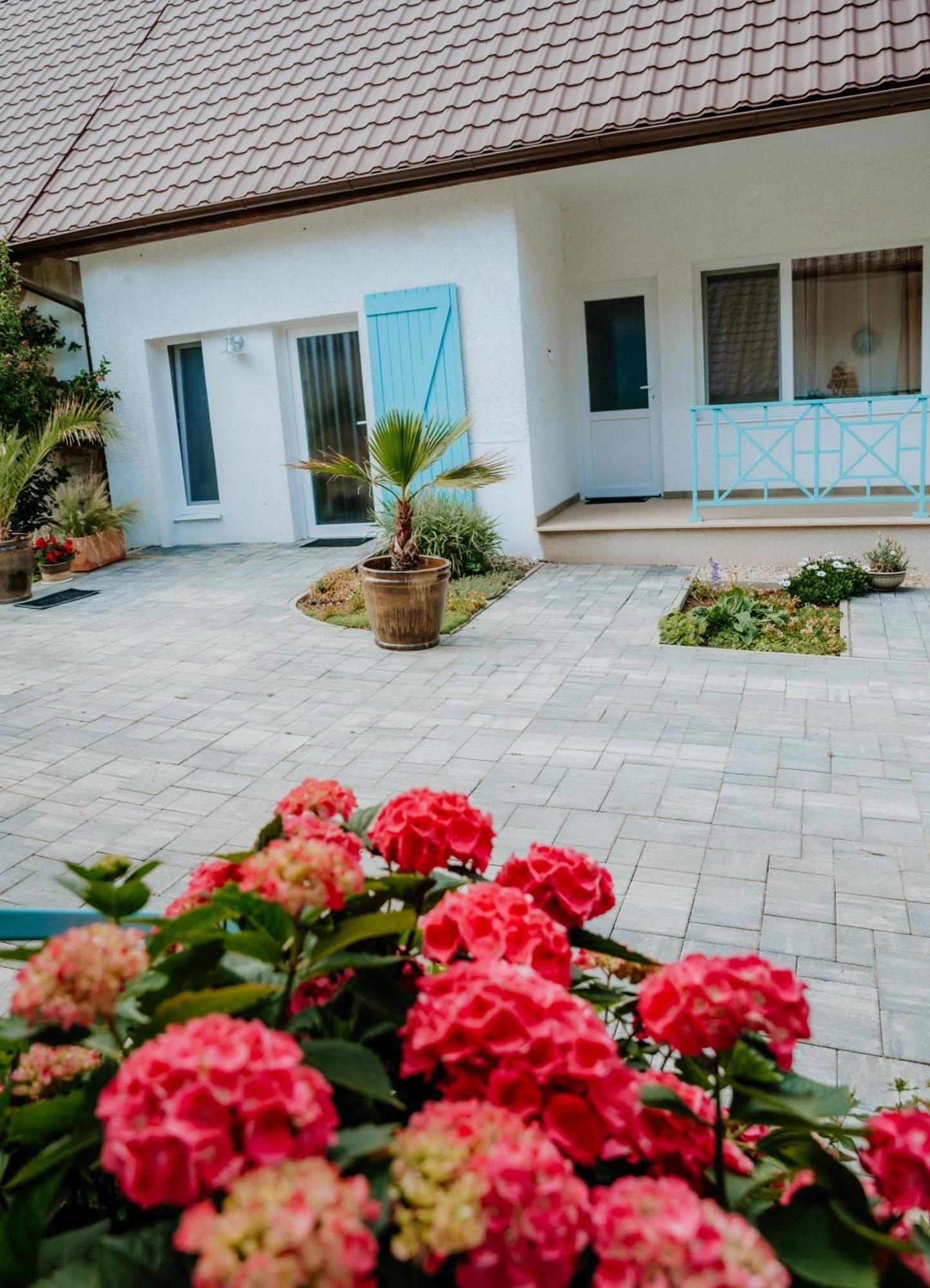Ako Doma Hotel Poltar Buitenkant foto
