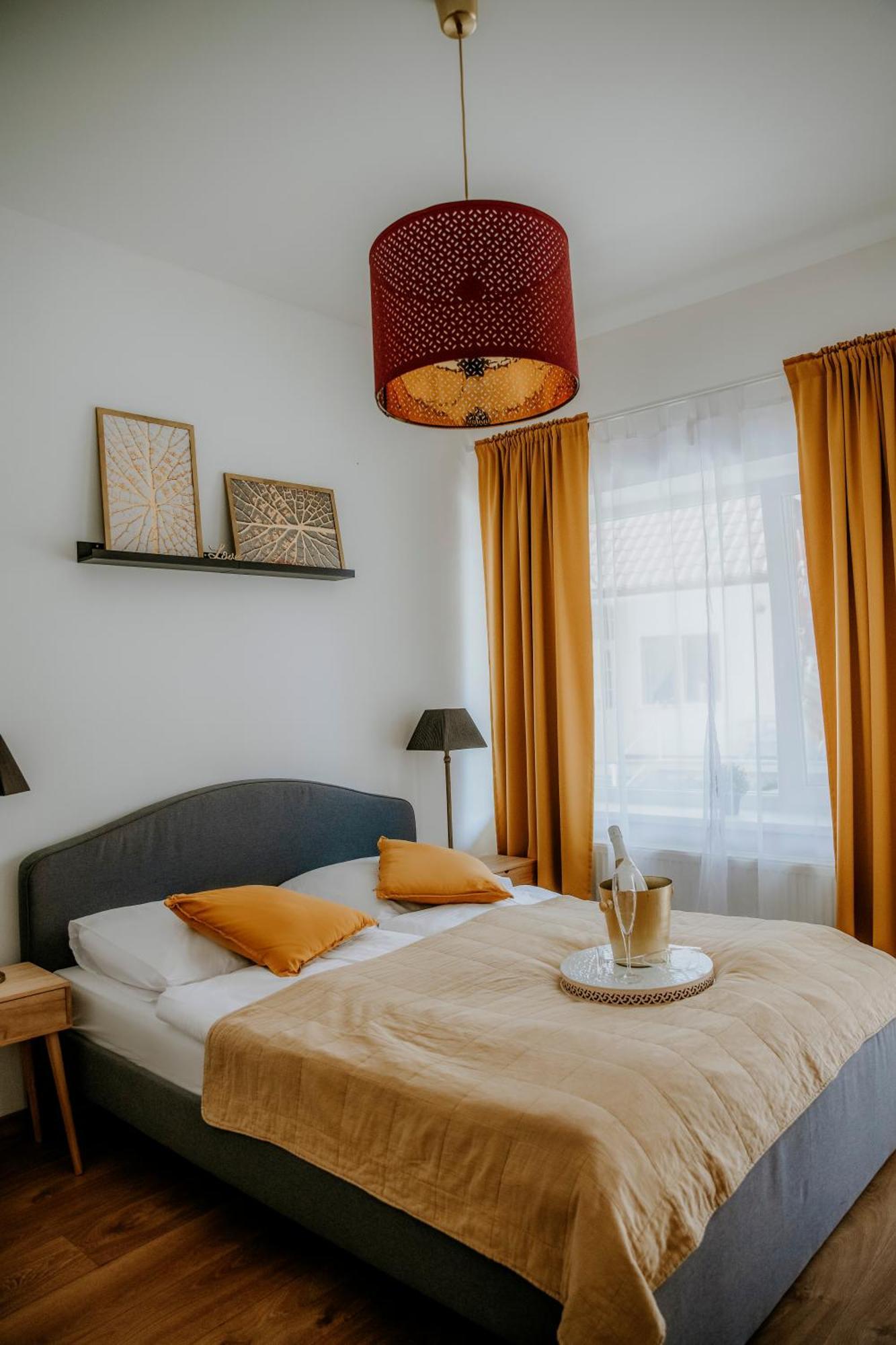 Ako Doma Hotel Poltar Buitenkant foto