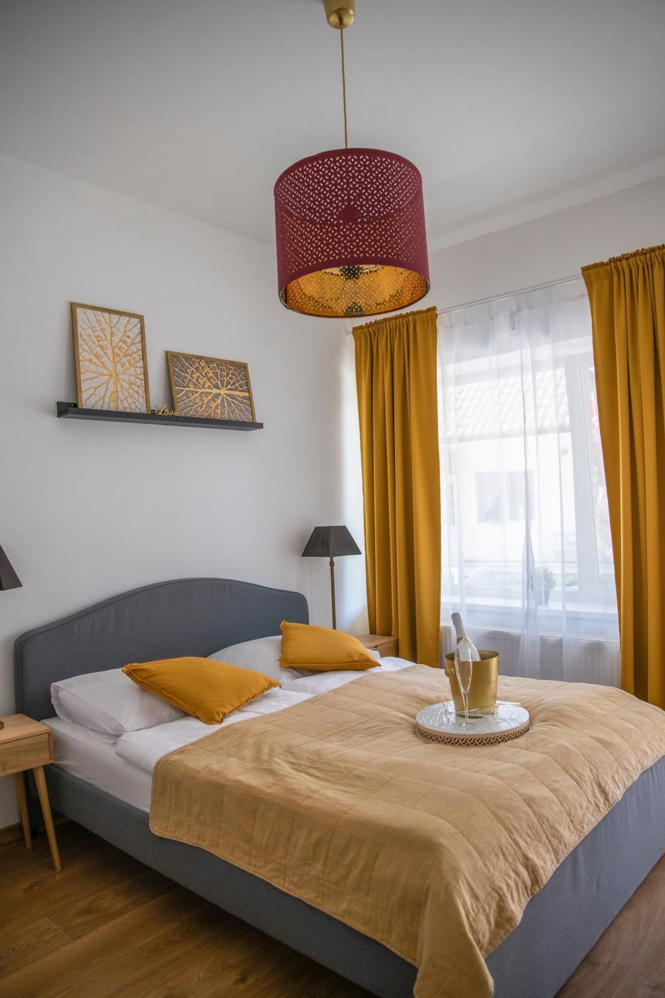 Ako Doma Hotel Poltar Buitenkant foto