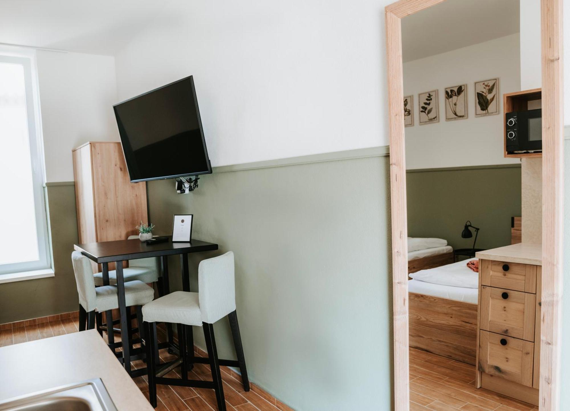Ako Doma Hotel Poltar Buitenkant foto