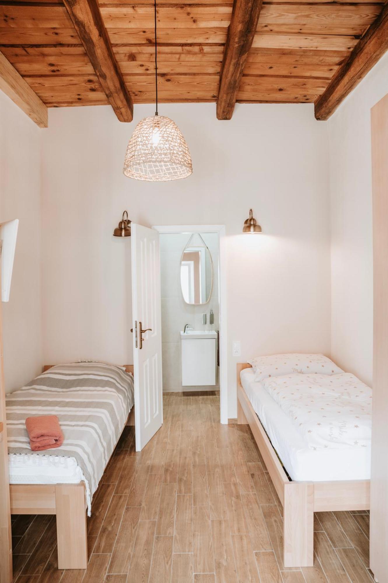 Ako Doma Hotel Poltar Buitenkant foto